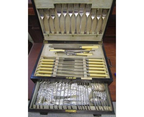 Maleham and Jeoman - Sheffield oak cased silver plated cutlery set 