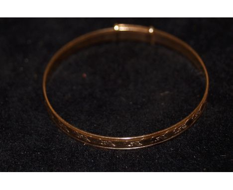 9ct gold child's christening bangle 2.5 grams