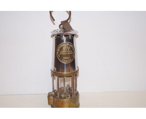 Eccles minors lamp