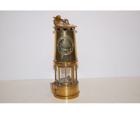 Eccles minors lamp