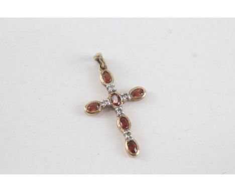 9ct gold garnet &amp; diamond cross pendant (1.3g) 