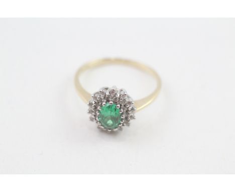 14ct gold cz accented green/red colour change gemstone set cluster ring (3.2g) 