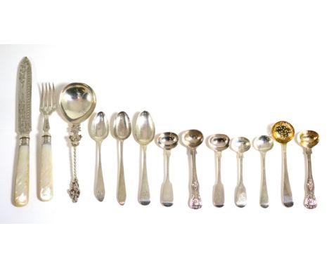 Assorted silver flatware, comprising: a pair of kings pattern salt spoons, Chawner, 1852; 4 further George III/Victorian silv