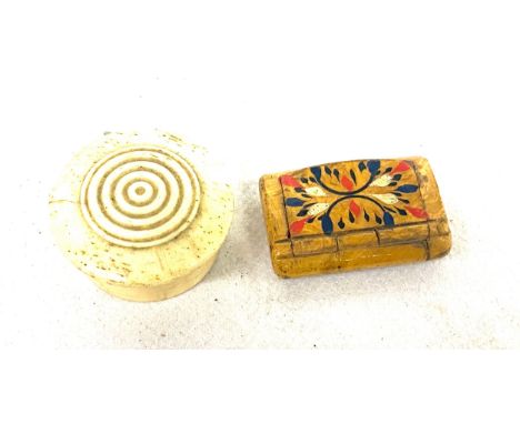 Vintage bone pill box and a Georgian hand painted snuff box 