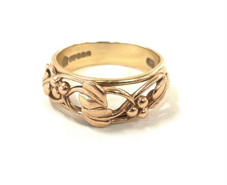 Ladies 9ct gold Clogau ring, approximate weight 4.3g, ring size P