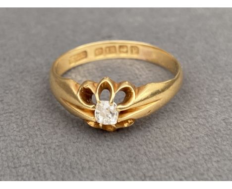 A Stunning Fully Hallmarked Gypsy Style Ring featuring a approximate 0.10ct diamond - weighing 3.35 grams size O 1/2