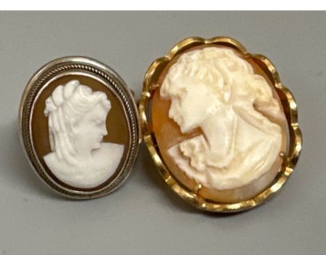 Vintage cameo dress ring &amp; cameo brooch 