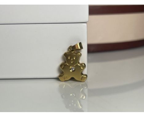 A 18ct Yellow Gold &amp; Diamond Teddy Bear Charm/Pendant - Weighing 1.15 grams 