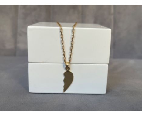 9ct yellow gold belcher chain with half heart pendant weighing 2.8 grams &amp; 40cm in length 