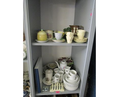 Mixed ceramics to include a J G Meakin studio pottery coffee set, Aynsley cups and saucers, a 1930s pottery toast rack, a Vic