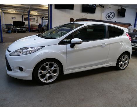 Make &amp; Model: Ford Fiesta Zetec S 120Date of Reg: LT59 HGZColour: Whitecc: 1596MoT: 26-08-2022Fuel Type: PETROLMileage: 8