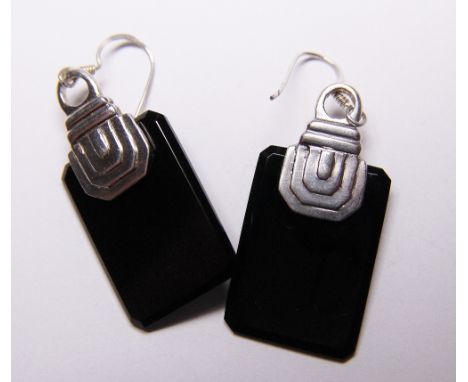 SILVER ONYX EARRINGS. Sterling silver onyx earrings