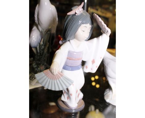 LLADRO GEISHA GIRL. Lladro figurine of Geisha girl, H ~ 19cm