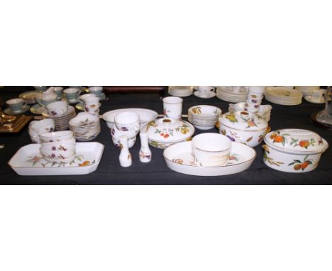 ROYAL WORCESTER EVESHAM WARE. Large quantity of Royal Worcester Evesham ware including lidded tureens, sixty two pieces