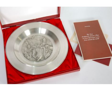 JOHN PINCHES FOR THE 'FRANKLIN MINT', THE 1976 FRANKLIN MINT PEWTER CHRISTMAS PLATE  'HET SINTERKLAASFEST' embossed with the 
