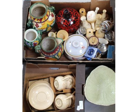 A quantity of ceramics to include a Carlton ware cabbage leaf salad bowl, a quantity of Denby ware teacups, saucers and turee