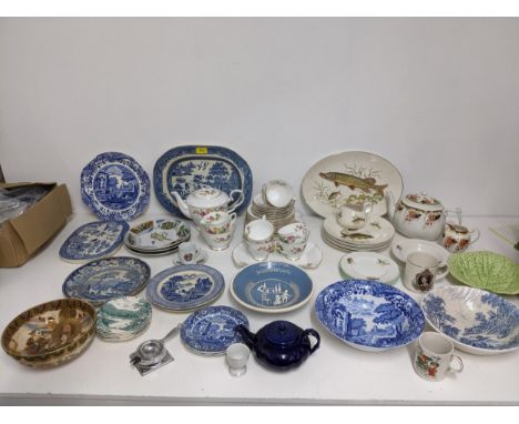 Mixed table ceramics to include Copeland Spode Italian pattern serving plate, bowl and side plates, Japanese Satsuma bowl, Ri