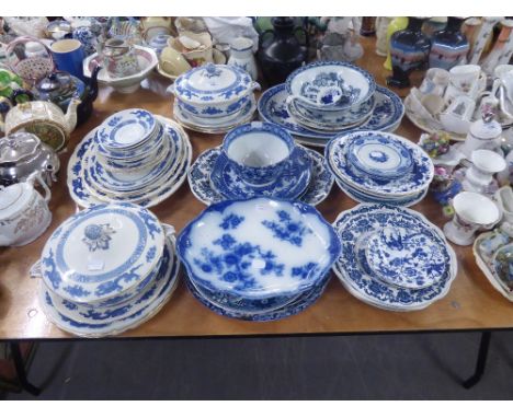 SELECTION OF NINETEENTH CENTURY AND LATER BLUE AND WHITE POTTERY VARIOUS INCLUDING; CAULDON POTTERY CHINESE DRAGON PATTERN DI