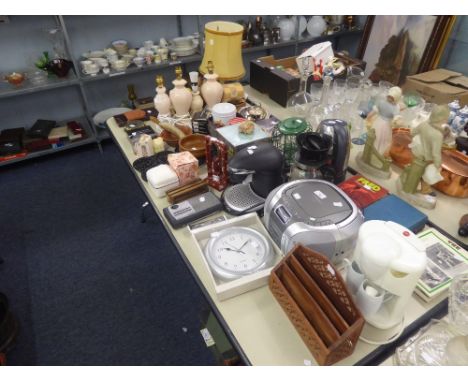 *QUANTITY OF DECORATIVE ITEMS INCLUDING; WALL CLOCK, TABLE LAMPS ETC... AND A QUANTITY OF BOOKS (QUANTITY) 