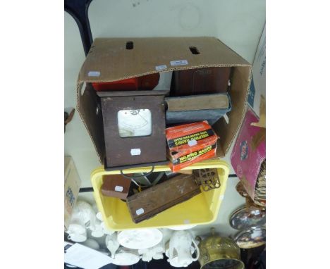 MISCELLANEOUS OLD MEASURING INSTRUMENTS, CALIPERS DIVIDERS ETC.... BOXED HELPING HANDS MAGNIFYING GLASS, BOXED LUSTRAPHONE LU