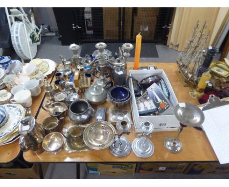 SUNDRY LATE NINETEENTH CENTURY AND LATER ELECTROPLATED WARES TO INCLUDE; OVAL SECTION HOT WATER JUG, SUGAR BASKET, GEORGIAN S