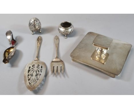 Bag of silver to include: square lid with Birmingham hallmarks, fork, Art Nouveau medicine spoon with red enamel cross probab