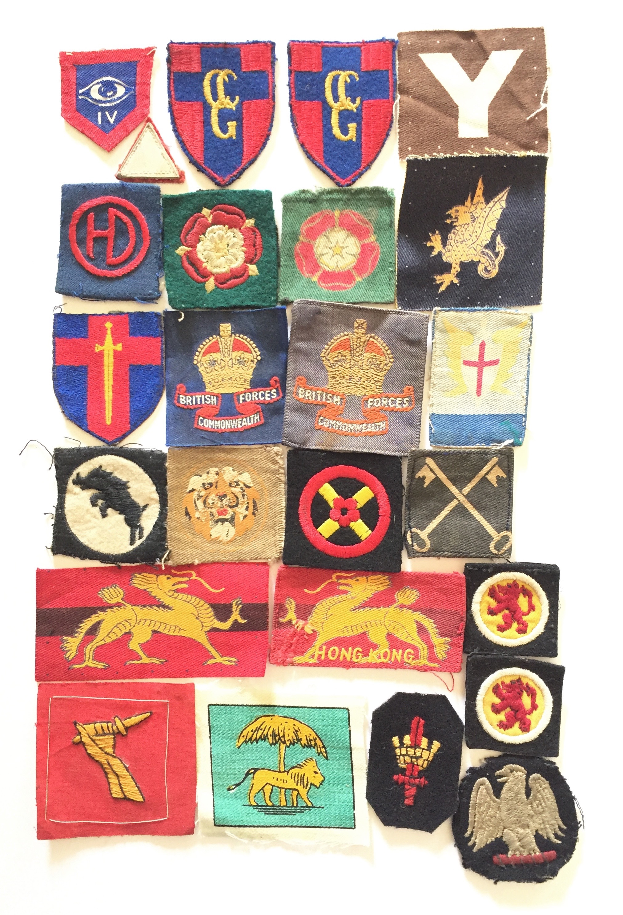 Selection of WW2 & Post WW2 British Army Cloth Formation Badges. A ...