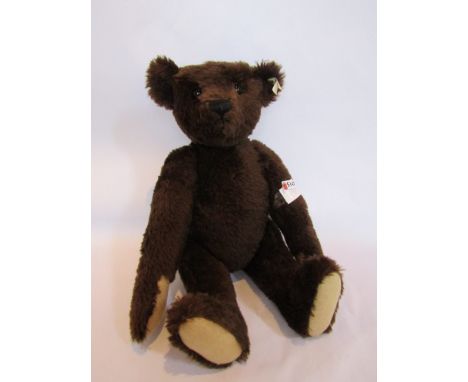 A Steiff brown jointed bear with felt pads, with growler 