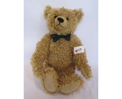 A Steiff golden jointed bear wth felt pads, with growler 
