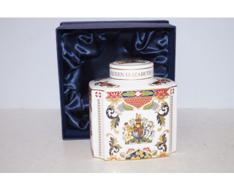 Royal Worcester, Diamond Jubilee limited edition tea caddy 2/1000 (Boxed)