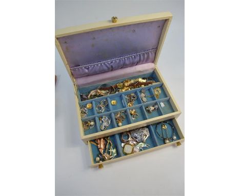 A jewel box containing a quantity of vintage and later costume jewellery, wristwatches etc including brooches, earrings, ring