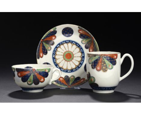 A WORCESTER FAN PATTERN TRIO, C1768-75  saucer 13cm diam, mock oriental mark ++Some general light wear mainly to the gilding.