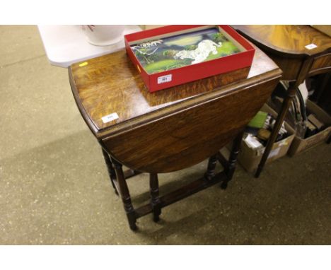 An oak gate leg table 