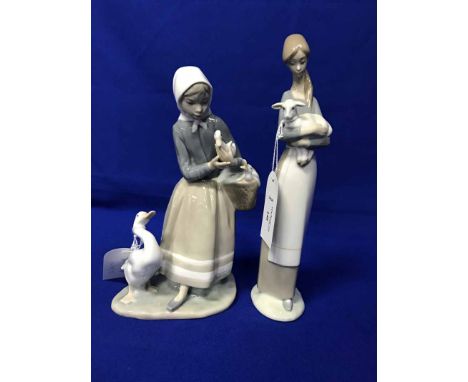 TWO LLADRO FIGURES