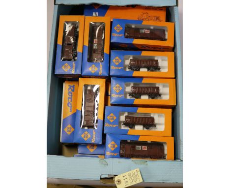 RoCo HO model railway. 2x tender locomotives - German DB Class BR01 4-6-2 RN01-147 and a Class BR43 2-10-0 with optional numb