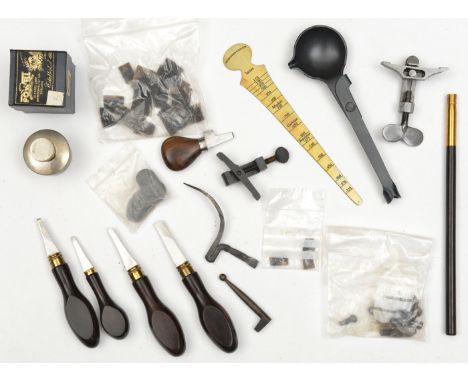 A small quantity of modern or reproduction gun tools, comprising 5 various screw drivers with dark wood handles, 2 mainspring