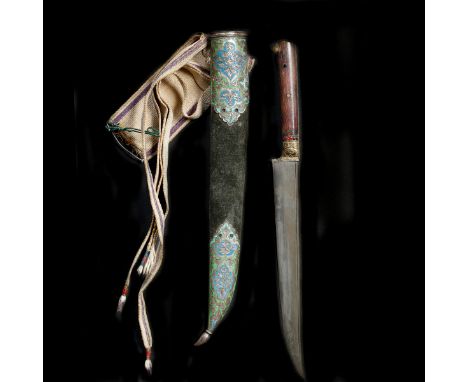 An Uzbek dagger of bytshak type. Probably Bukhara c.1900, straight SE blade 20cms of bulat steel, silver gilt grip strap with