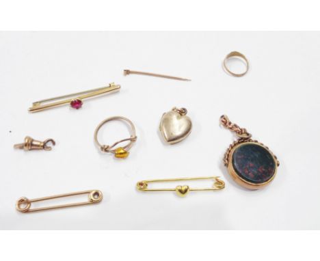 A 375 (9ct.) rose gold framed swivel fob (one hardstone panel a/f) - sold with a marked 9ct baby's ring, 9ct bar brooch, two 