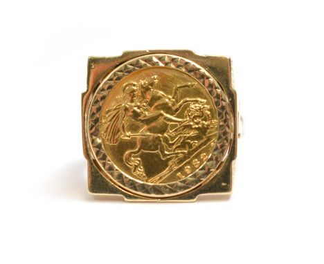 A 1982 half sovereign set 9ct H/M ring, size Z, approx 11.7gms