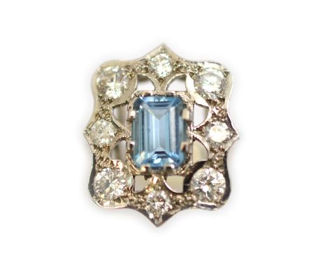 An 18ct white gold Art-Deco style aquamarine &amp; diamond ring, the aquamarine weighws approx 0.75cts, the diamond total app