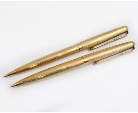 PARKER - 9ct gold H/M engine turned Parker propelling pencil, London 1967, together with a 9ct gold engine turned Parker pen 