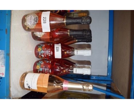 12 x assorted bottles of sparkling Rosé wine including 5x 75cl bottles of Premier Estate Grand Rosé extra dry and 6 x 75cl bo