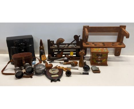 A mixed lot to include vintage smoking pipes, powder flask decorated with a nude female and Zeus, binoculars and other items 