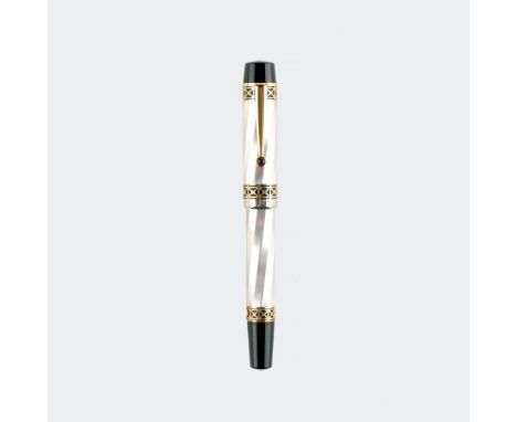 Montblanc. Limitierte Patron of Art Edition Füllfederhalter  'Karl der Grosse'. Feder 18 kt. GG, gest., Sterlingsilber vergol
