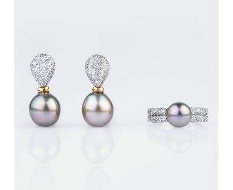 Tahitiperl-Brillant-Schmuckset mit Ring und Paar Ohrringen. 18 kt. WG mit GG, MZ: LW. 2-tlg: Ring mit Tahiti-Zuchtperle (ovoi