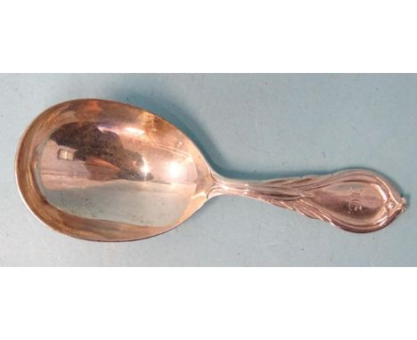 A Victorian silver caddy spoon, London 1822. 