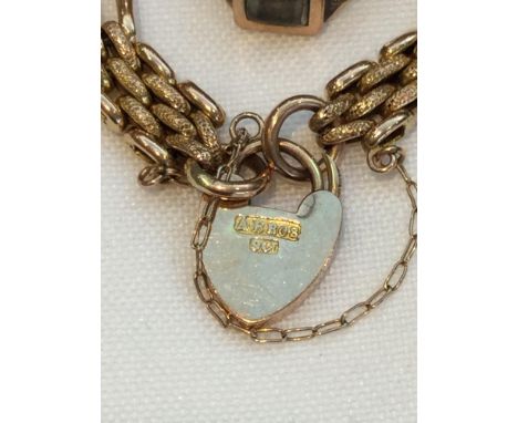 9ct gold 3 bar gate bracelet with matt and polished finish. A. Bros 9ct stamped on heart padlock. weight 8.6 grams. Together 