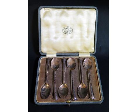 A Cased Set of Six Silver Coffee Spoons, Sheffield 1919, William Hutton &amp; Sons Ltd., 61g 