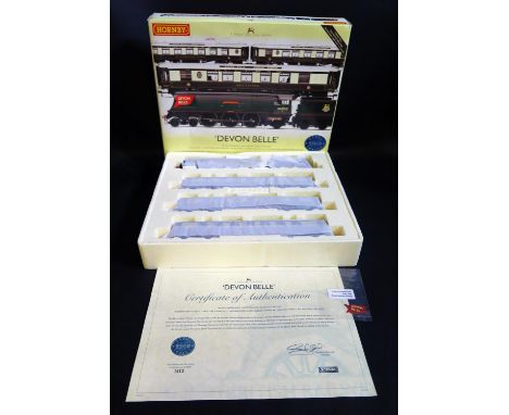 A Hornby OO Gauge R 2568/Train Pack 'Devon Belle' BR 4-6-2 'Watersmeet' West Country Class Locomotive Pullman First Class Kit