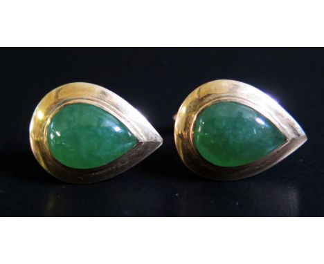 A Pair of 14K Yellow Gold and Jade Teardrop Cufflinks, 9g 